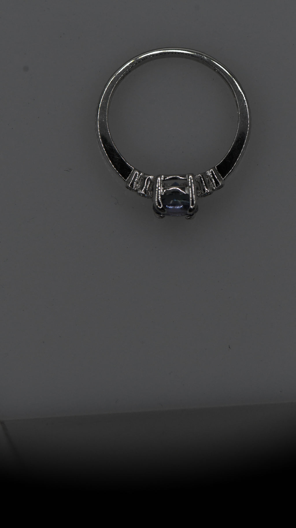 Round tanzanite ring