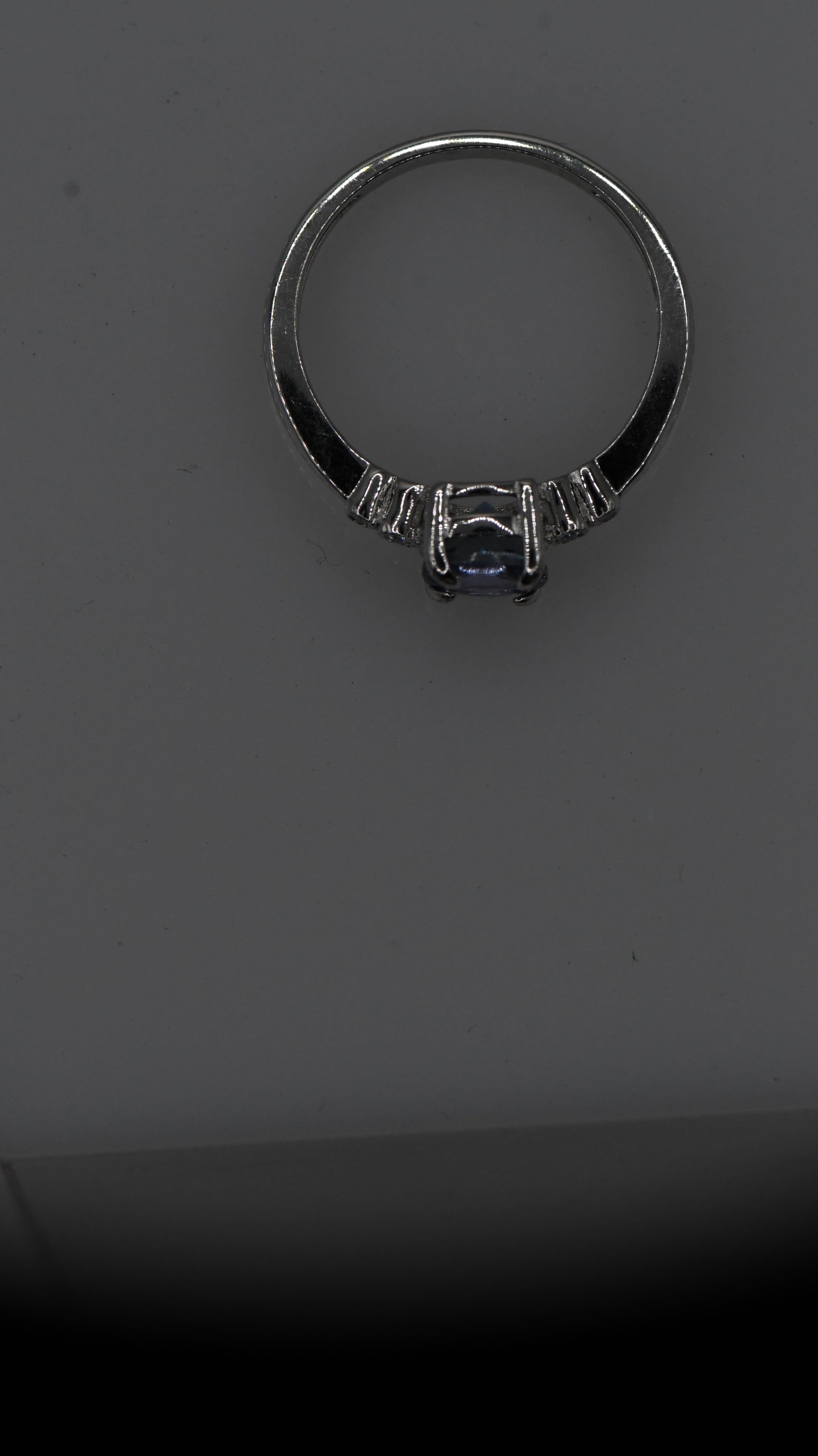 Round tanzanite ring