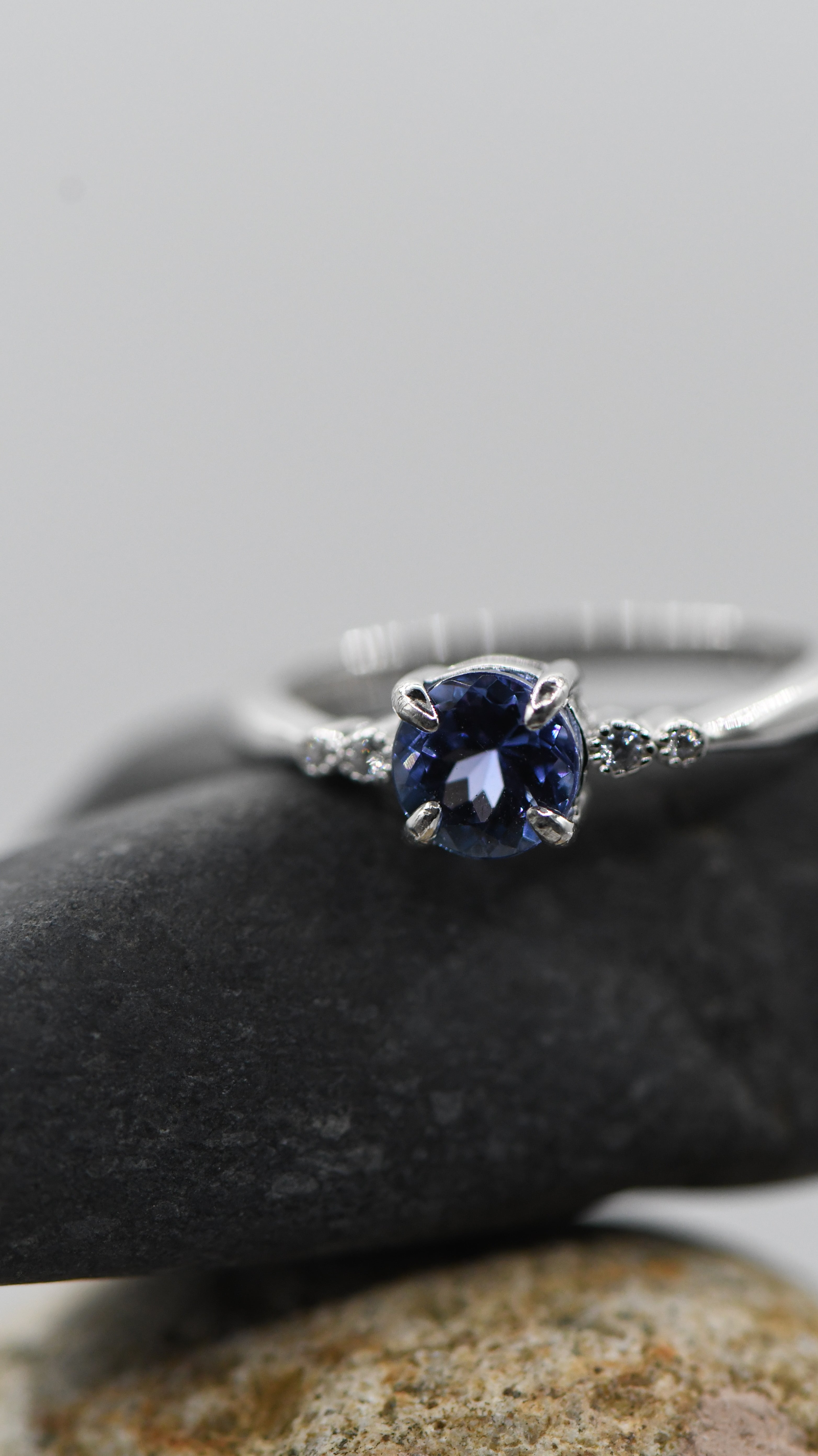Round tanzanite ring