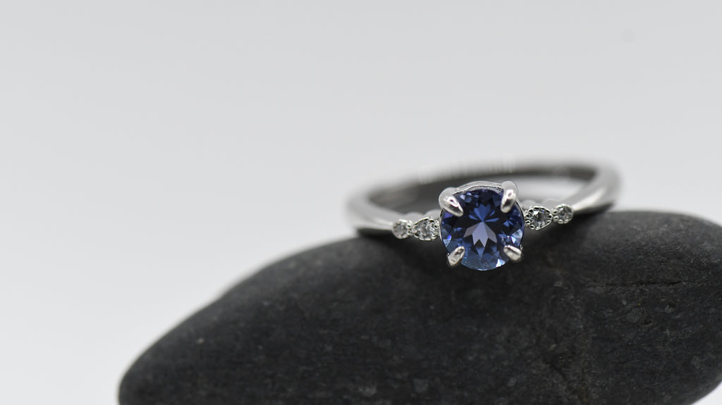 Round tanzanite ring
