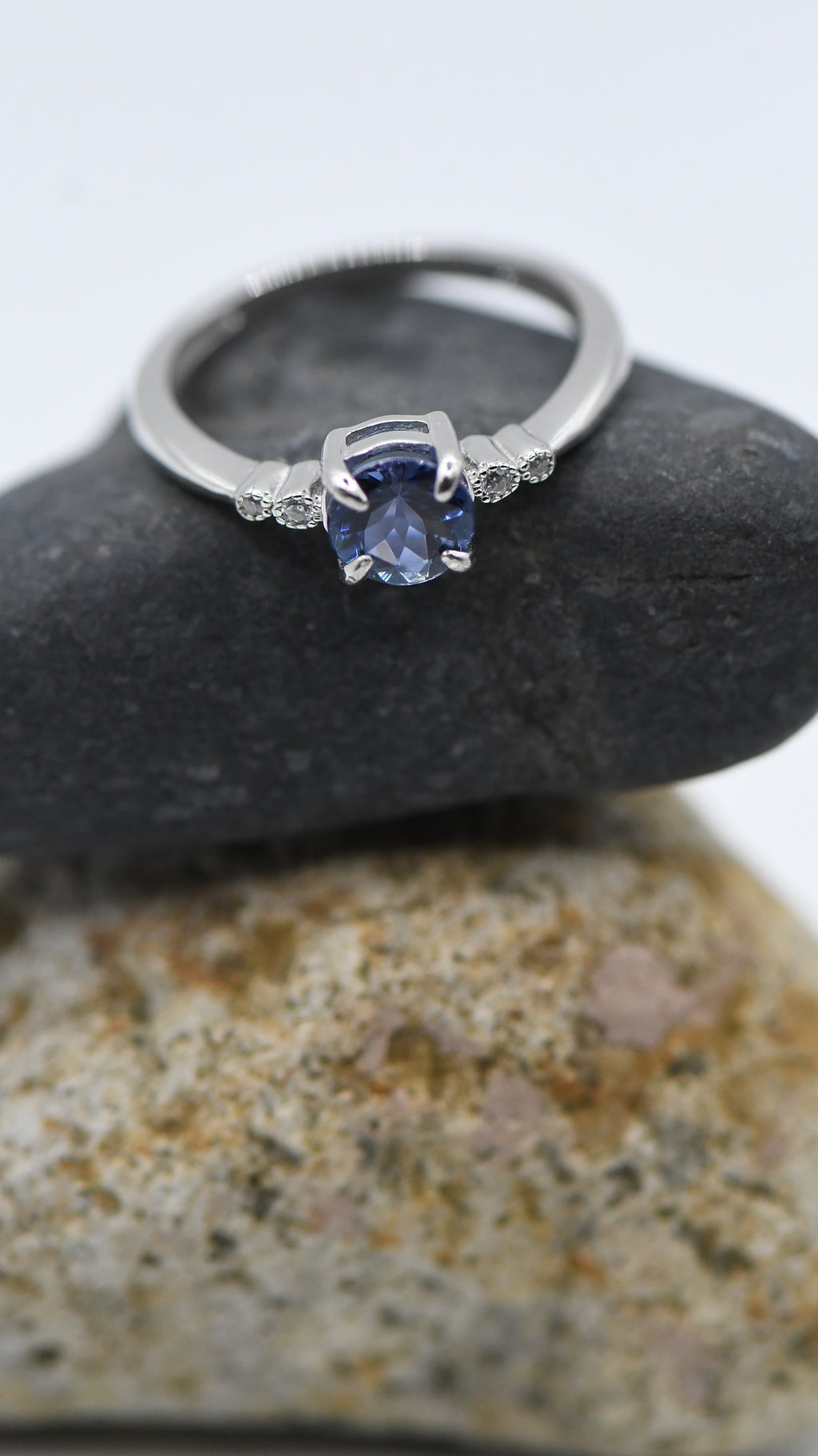 Round tanzanite ring