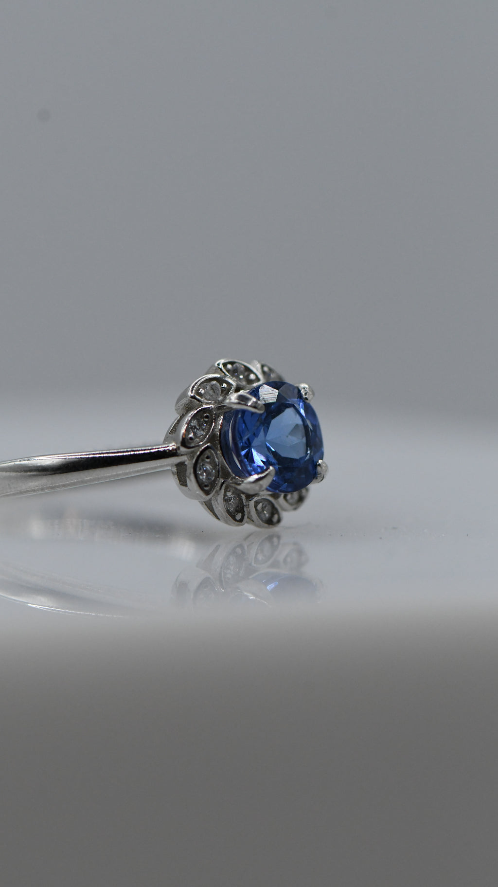 Round tanzanite silver ring