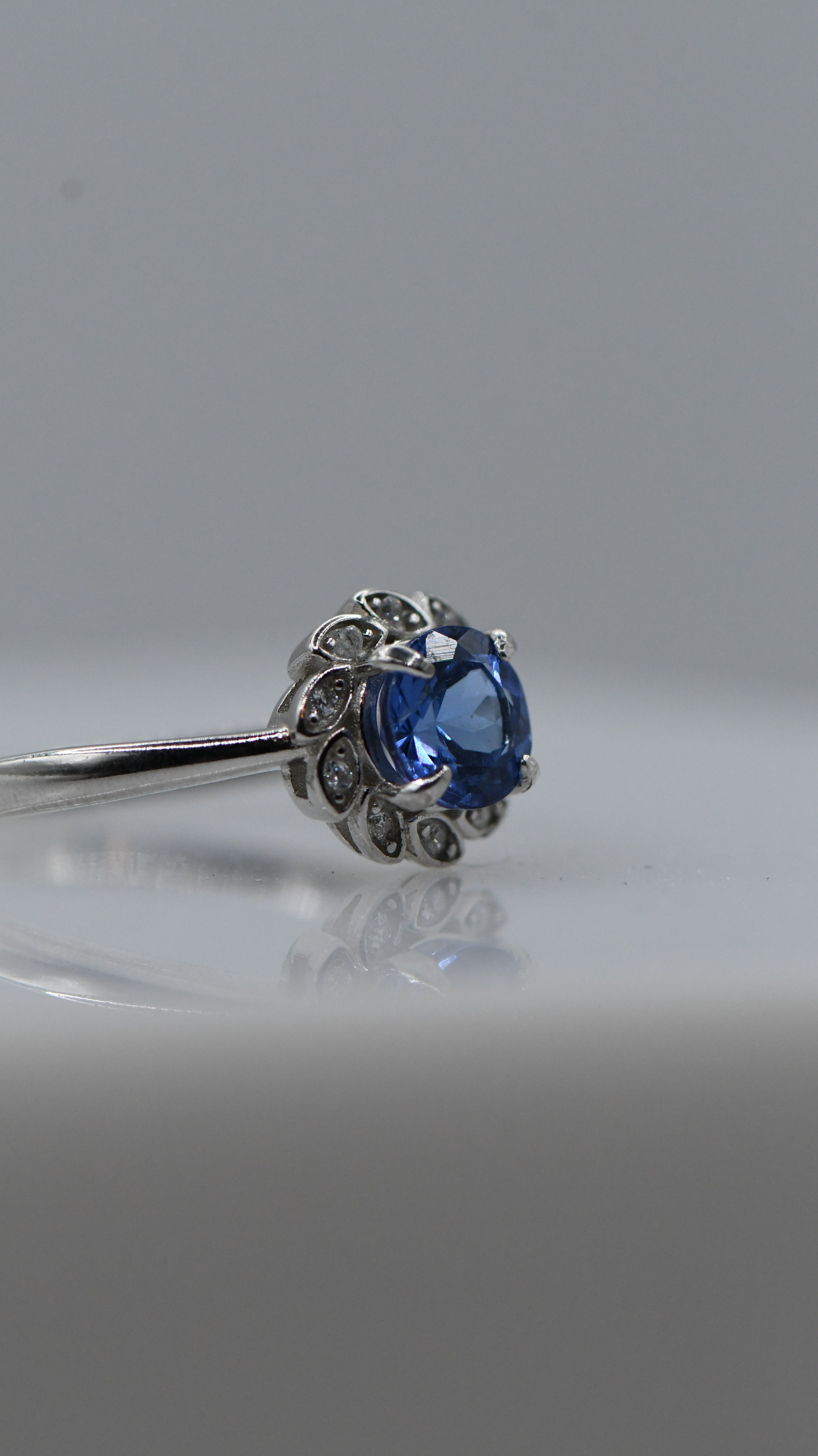 Round tanzanite silver ring