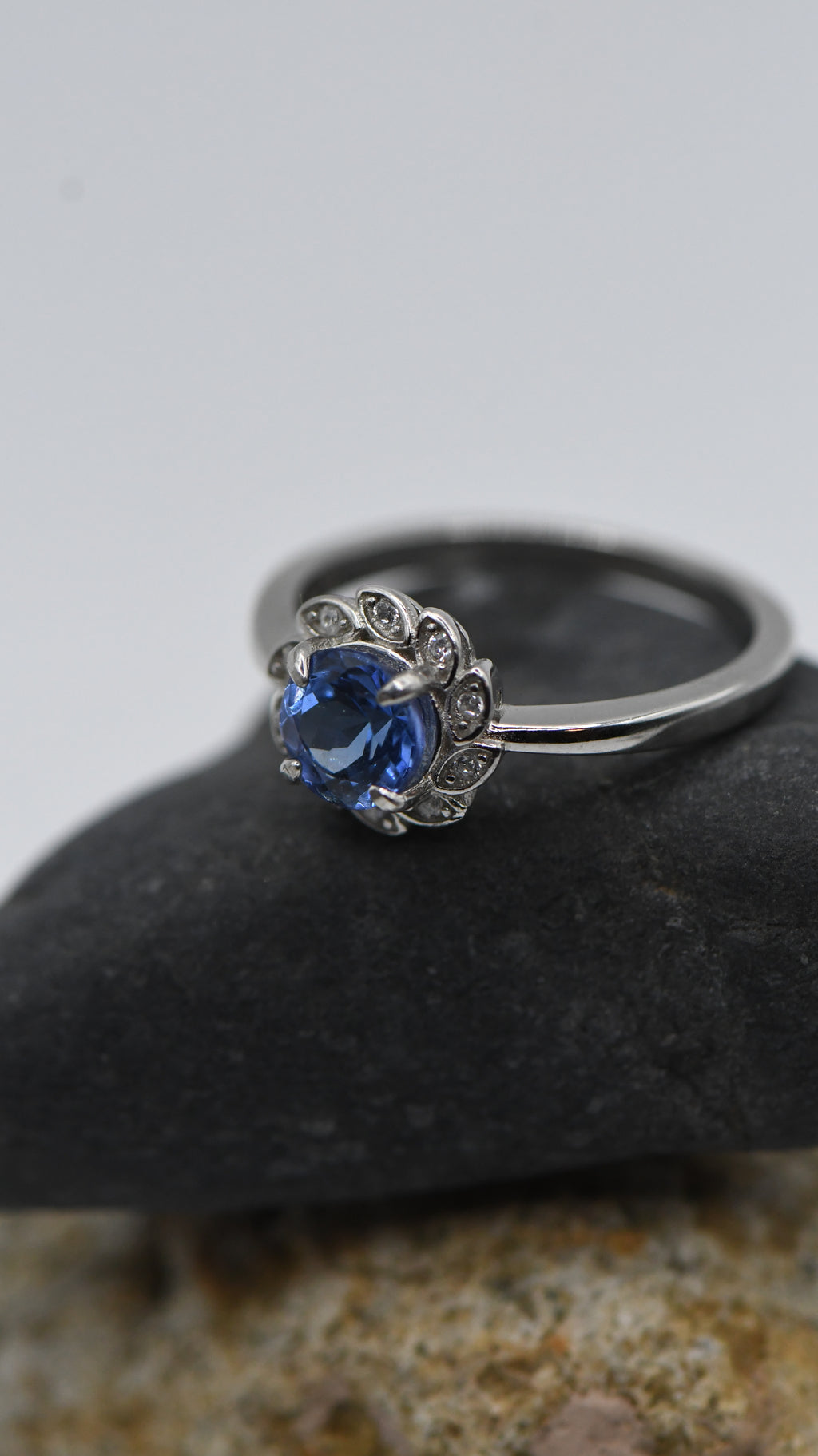 Round tanzanite silver ring