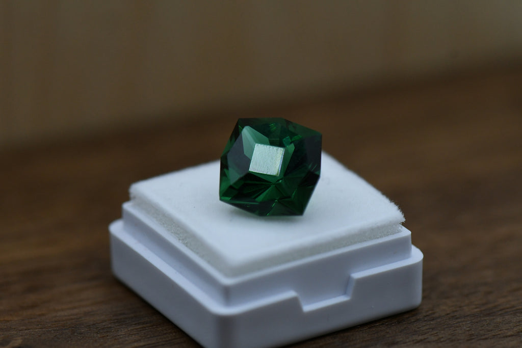 Helenite single stone